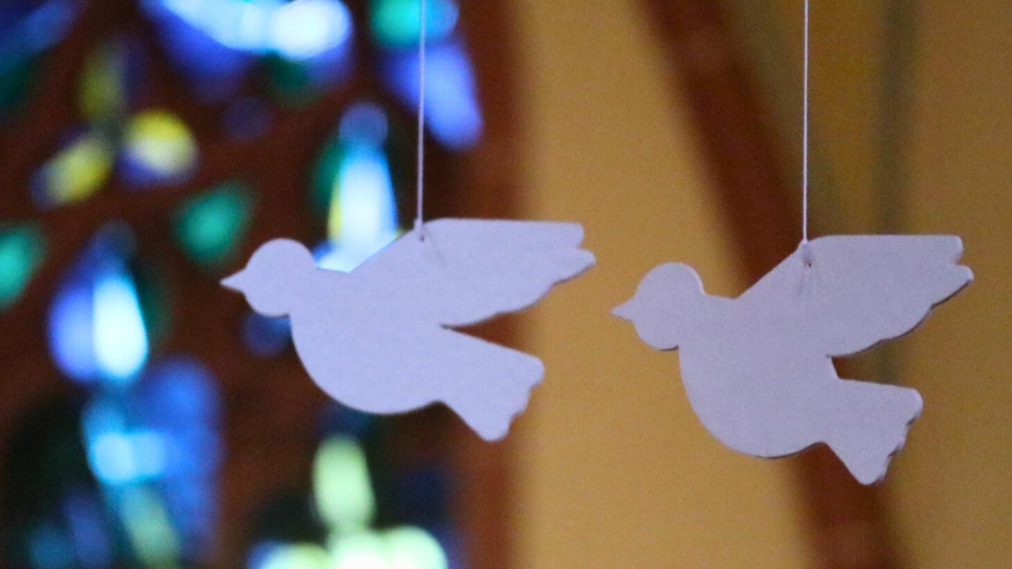 Friedenstauben in der Kirche Heilig Kreuz in Bad Kreuznach