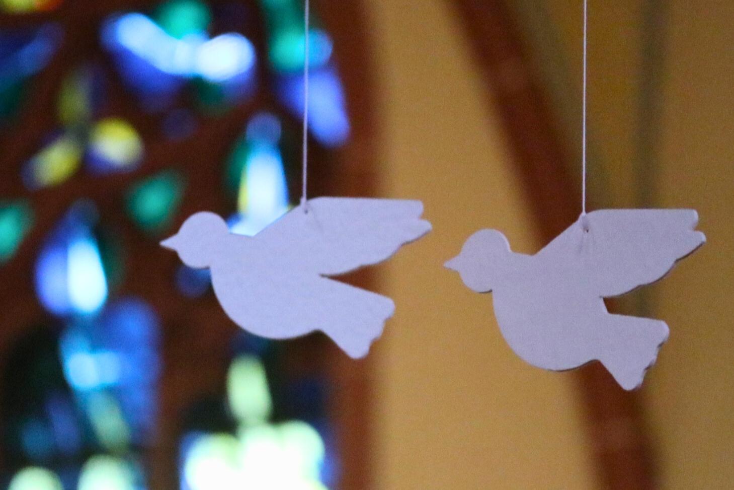 Friedenstauben in der Kirche Heilig Kreuz in Bad Kreuznach