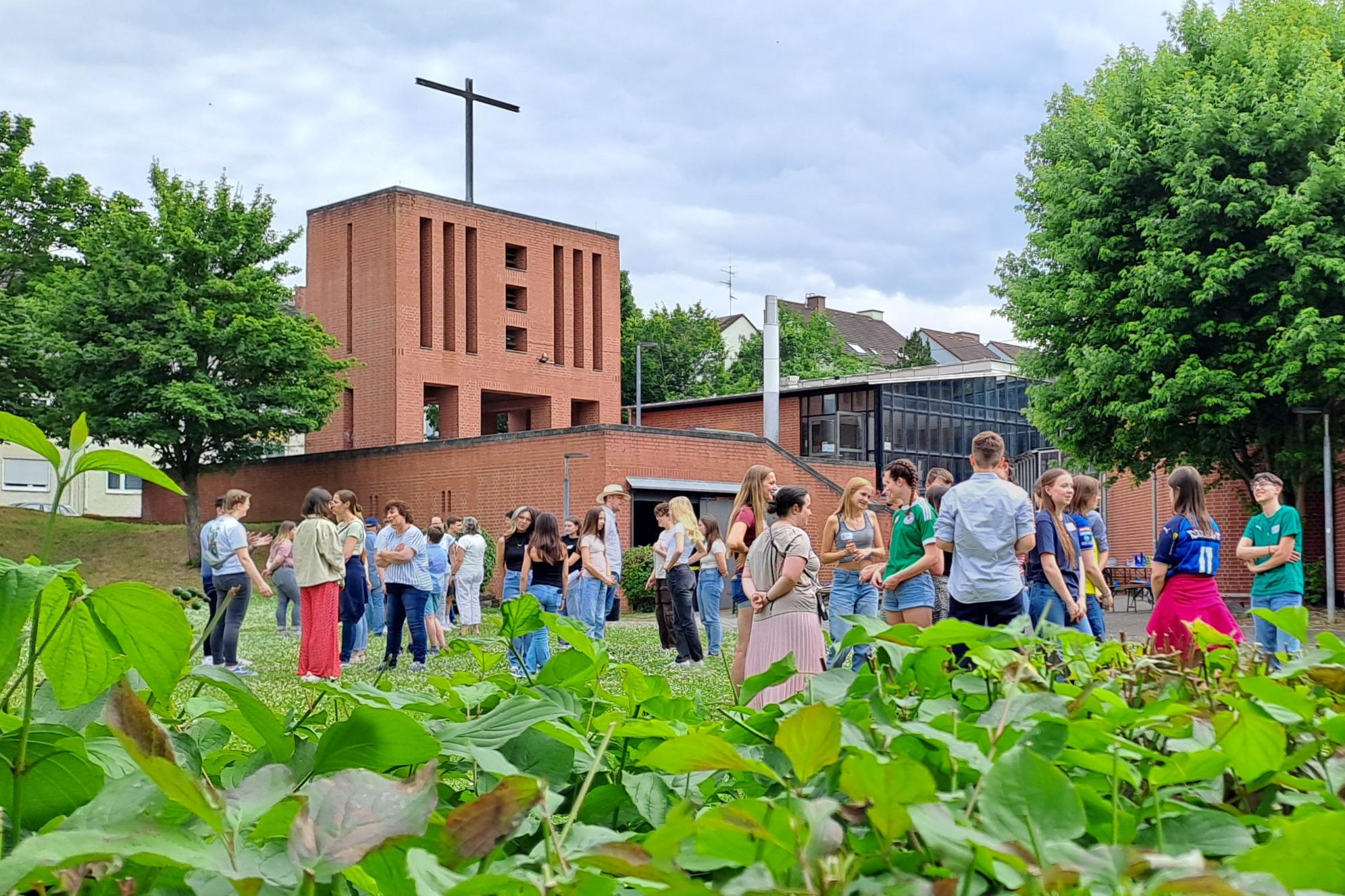 Die Vorfreude bei den Teilnehmenden der Ministrantenromwallfahrt aus Bad Kreuznach steigt.